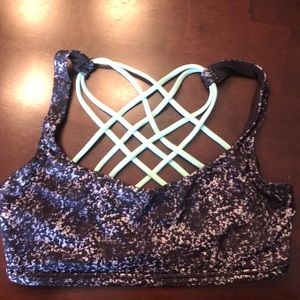 Lululemon Free to Be bra